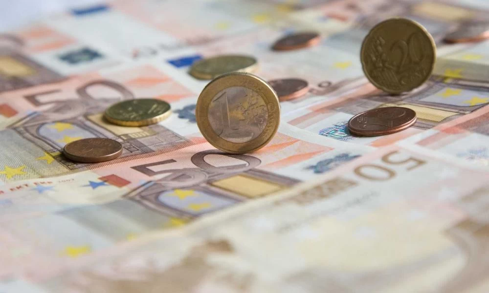 Κατώτατος μισθός: Τα νέα σενάρια αυξήσεων – Κοντά στα 700 ευρώ από το 2022